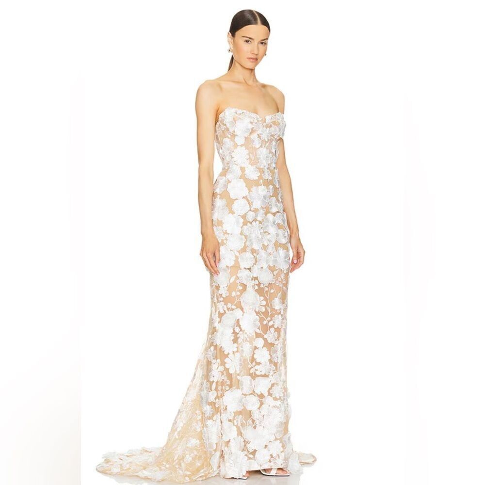 NWOT BRONX AND ABNCO Jasmine Strapless Floral Wedding Bridal Gown in White - Picture 2 of 11